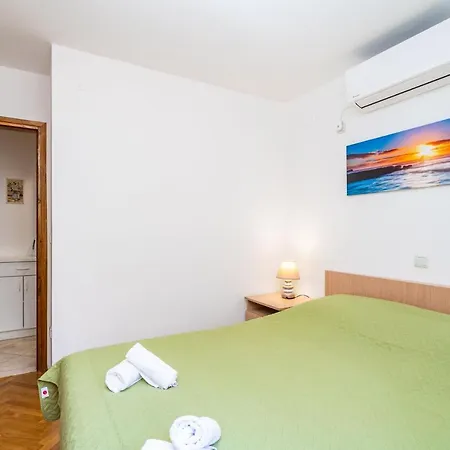 Central Apartment With Terrace Dubrovnik Exterior photo