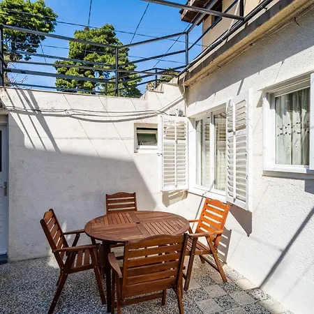 Central Apartment With Terrace Dubrovnik Exterior photo