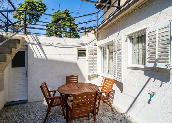 Central Apartment With Terrace