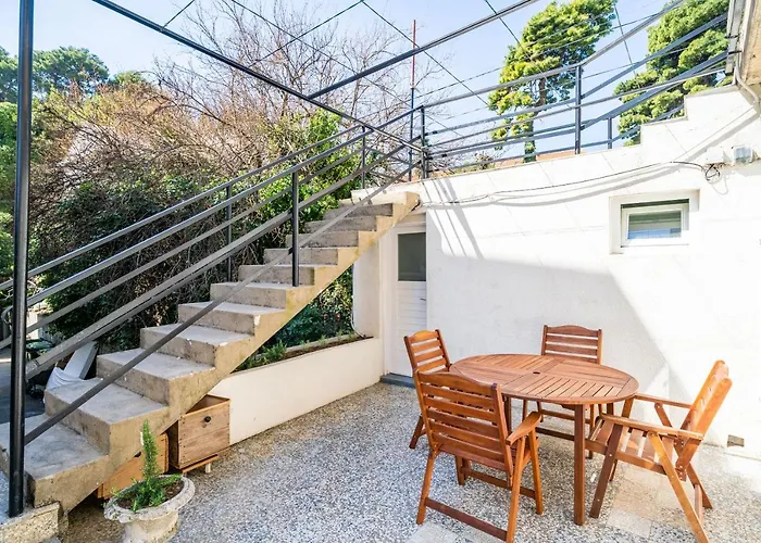 Central Apartment With Terrace